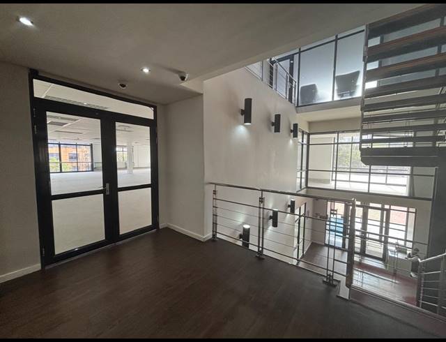400M² OFFICE TO LET IN PLATTEKLOOF 3